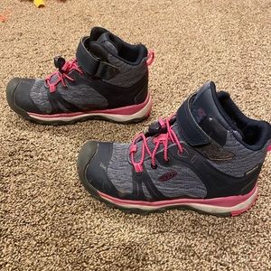 Girls size 13c keen waterproof hiking boots